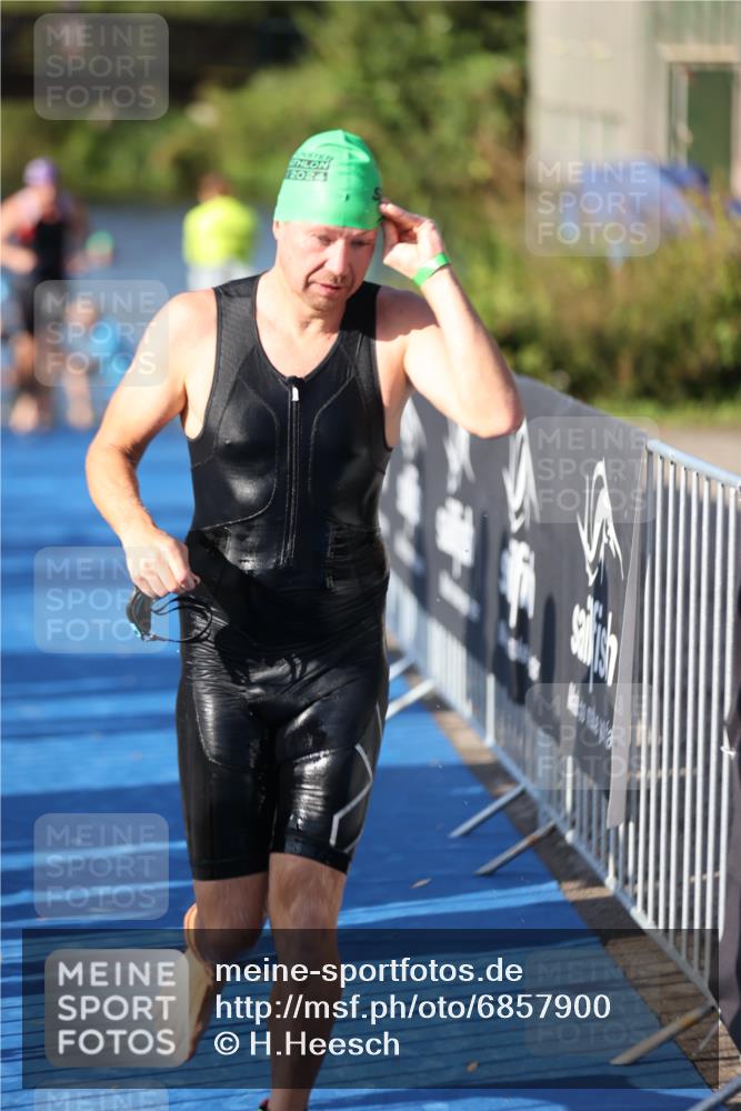 25.08.2024 - Elbe Triathlon Hamburg H.Heesch http://msf.ph/oto/6857900 25.08.2024 09:07:26 Schwimmen 224, 234, 321, 325, 326, 1851 meine-sportfotos.de