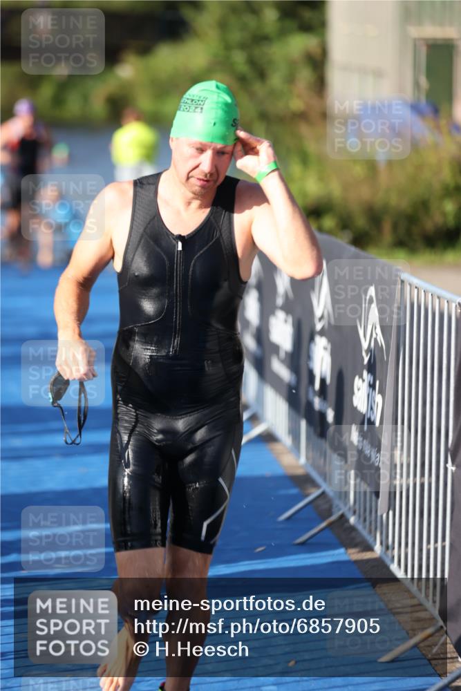 25.08.2024 - Elbe Triathlon Hamburg H.Heesch http://msf.ph/oto/6857905 25.08.2024 09:07:26 Schwimmen 224, 234, 321, 325, 326, 1851 meine-sportfotos.de