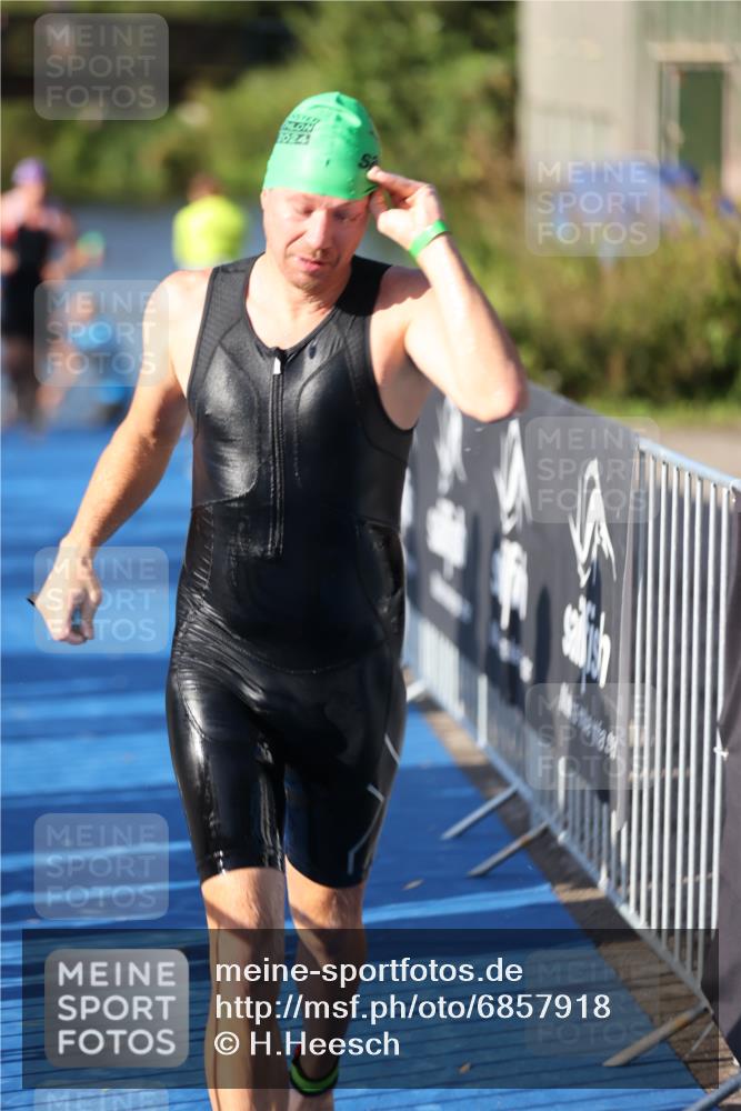 25.08.2024 - Elbe Triathlon Hamburg H.Heesch http://msf.ph/oto/6857918 25.08.2024 09:07:27 Schwimmen 224, 234, 321, 325, 326, 1851 meine-sportfotos.de