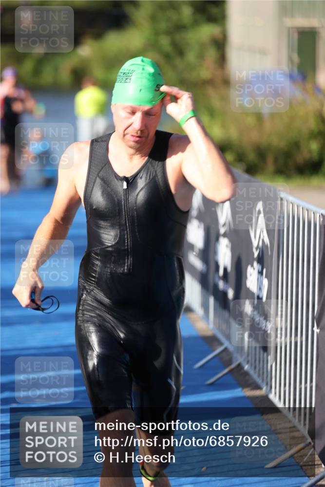 25.08.2024 - Elbe Triathlon Hamburg H.Heesch http://msf.ph/oto/6857926 25.08.2024 09:07:27 Schwimmen 224, 234, 321, 325, 326, 1851 meine-sportfotos.de