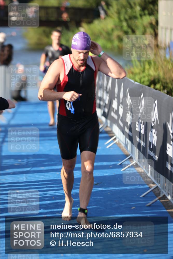 25.08.2024 - Elbe Triathlon Hamburg H.Heesch http://msf.ph/oto/6857934 25.08.2024 09:07:32 Schwimmen 224, 234, 280, 321, 326, 1851 meine-sportfotos.de