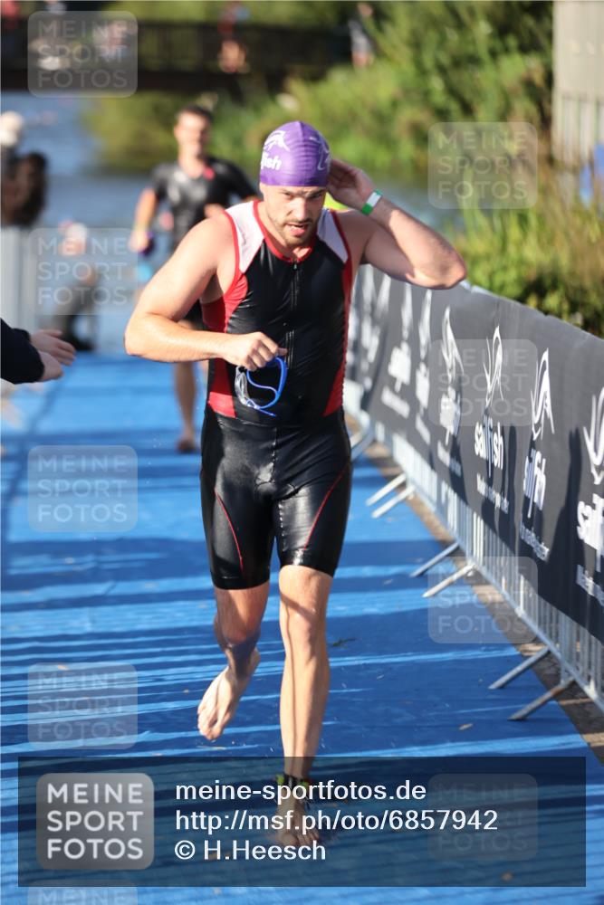 25.08.2024 - Elbe Triathlon Hamburg H.Heesch http://msf.ph/oto/6857942 25.08.2024 09:07:33 Schwimmen 224, 234, 280, 321, 326, 1851 meine-sportfotos.de