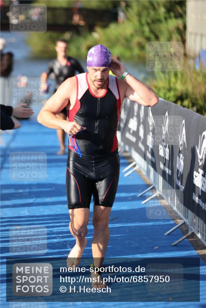 25.08.2024 - Elbe Triathlon Hamburg H.Heesch http://msf.ph/oto/6857950 25.08.2024 09:07:33 Schwimmen 224, 234, 280, 321, 326, 1851 meine-sportfotos.de