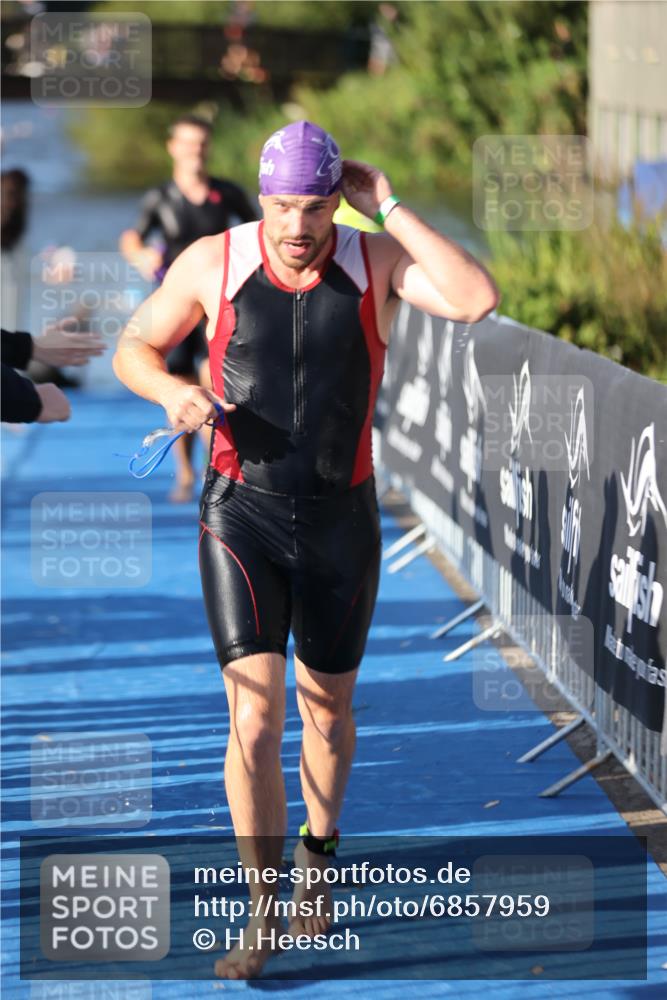 25.08.2024 - Elbe Triathlon Hamburg H.Heesch http://msf.ph/oto/6857959 25.08.2024 09:07:33 Schwimmen 224, 234, 280, 321, 326, 1851 meine-sportfotos.de