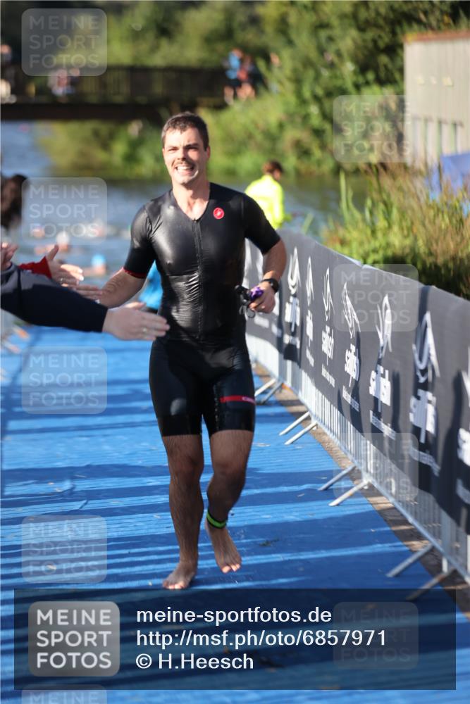25.08.2024 - Elbe Triathlon Hamburg H.Heesch http://msf.ph/oto/6857971 25.08.2024 09:07:35 Schwimmen 224, 234, 280, 321, 326, 1851 meine-sportfotos.de