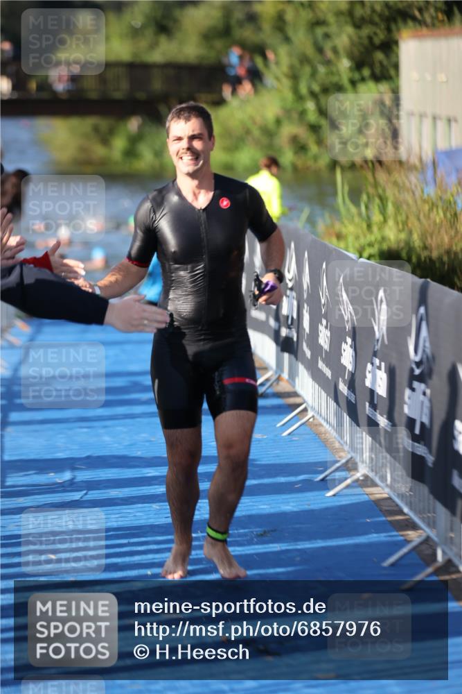 25.08.2024 - Elbe Triathlon Hamburg H.Heesch http://msf.ph/oto/6857976 25.08.2024 09:07:36 Schwimmen 224, 234, 280, 321, 326, 1851 meine-sportfotos.de