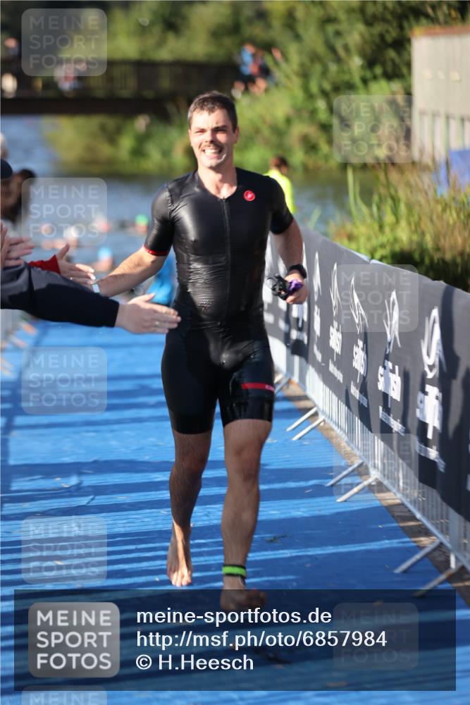 25.08.2024 - Elbe Triathlon Hamburg H.Heesch http://msf.ph/oto/6857984 25.08.2024 09:07:36 Schwimmen 224, 234, 280, 321, 326, 1851 meine-sportfotos.de