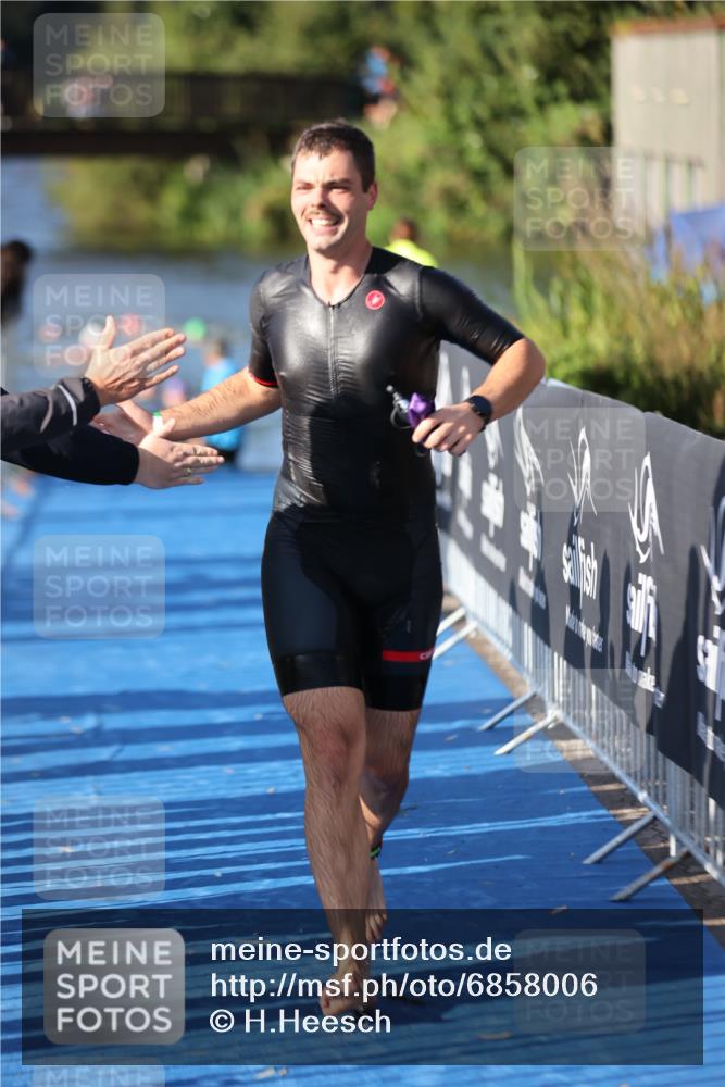 25.08.2024 - Elbe Triathlon Hamburg H.Heesch http://msf.ph/oto/6858006 25.08.2024 09:07:36 Schwimmen 224, 234, 280, 321, 326, 1851 meine-sportfotos.de