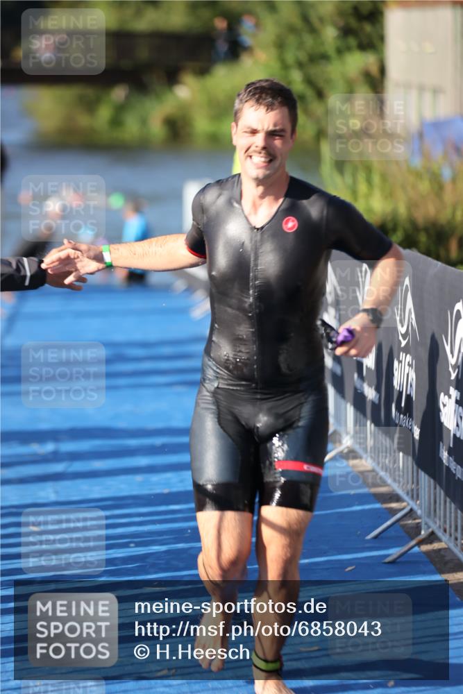 25.08.2024 - Elbe Triathlon Hamburg H.Heesch http://msf.ph/oto/6858043 25.08.2024 09:07:36 Schwimmen 224, 234, 280, 321, 326, 1851 meine-sportfotos.de
