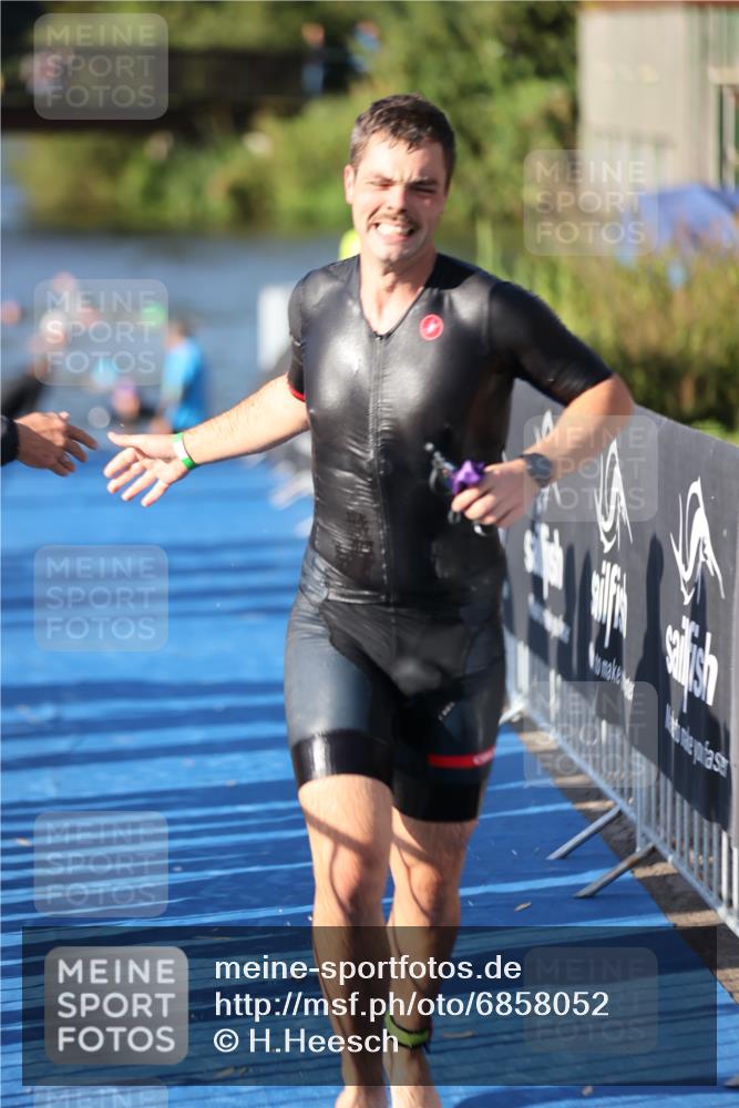 25.08.2024 - Elbe Triathlon Hamburg H.Heesch http://msf.ph/oto/6858052 25.08.2024 09:07:37 Schwimmen 224, 234, 280, 321, 326, 1851 meine-sportfotos.de