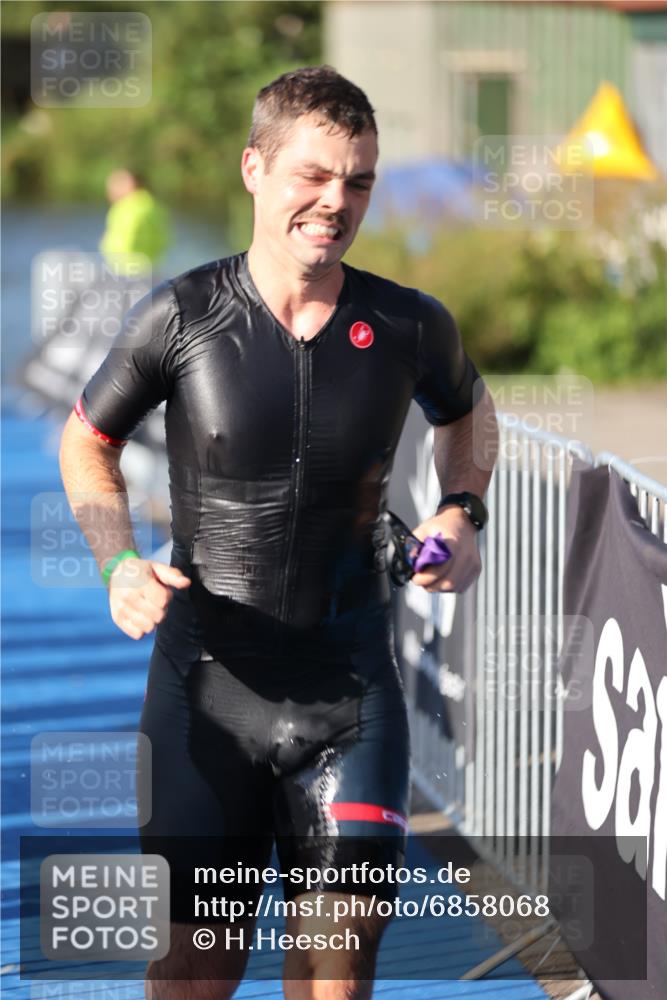 25.08.2024 - Elbe Triathlon Hamburg H.Heesch http://msf.ph/oto/6858068 25.08.2024 09:07:37 Schwimmen 224, 234, 280, 321, 326, 1851 meine-sportfotos.de