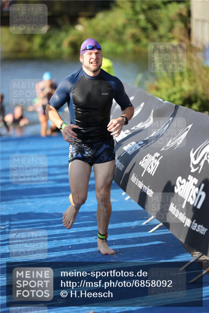 25.08.2024 - Elbe Triathlon Hamburg H.Heesch http://msf.ph/oto/6858092 25.08.2024 09:07:48 Schwimmen 234, 280, 359, 1851 meine-sportfotos.de