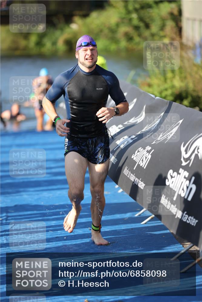 25.08.2024 - Elbe Triathlon Hamburg H.Heesch http://msf.ph/oto/6858098 25.08.2024 09:07:48 Schwimmen 234, 280, 359, 1851 meine-sportfotos.de