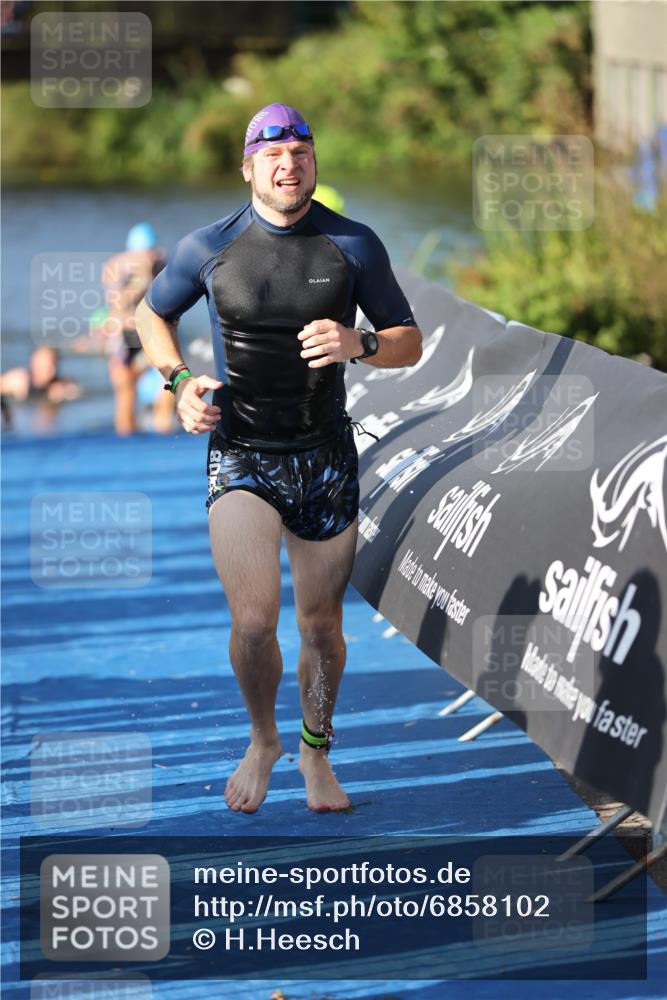 25.08.2024 - Elbe Triathlon Hamburg H.Heesch http://msf.ph/oto/6858102 25.08.2024 09:07:48 Schwimmen 234, 280, 359, 1851 meine-sportfotos.de