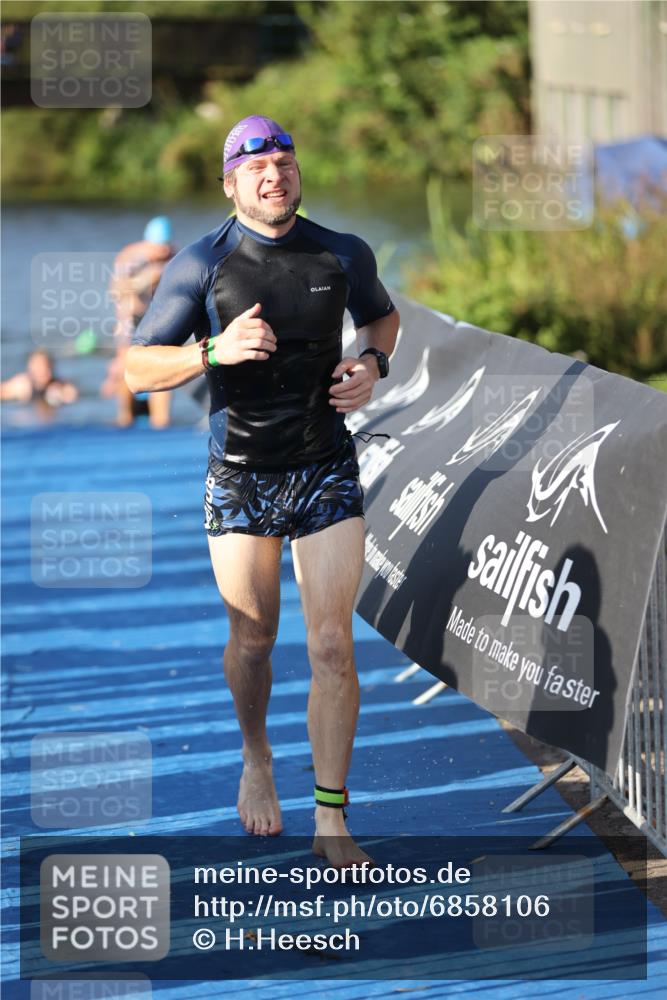 25.08.2024 - Elbe Triathlon Hamburg H.Heesch http://msf.ph/oto/6858106 25.08.2024 09:07:48 Schwimmen 234, 280, 359, 1851 meine-sportfotos.de