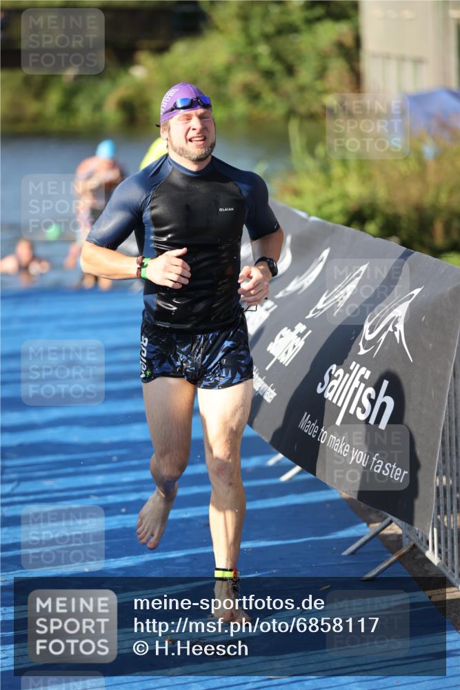 25.08.2024 - Elbe Triathlon Hamburg H.Heesch http://msf.ph/oto/6858117 25.08.2024 09:07:48 Schwimmen 234, 280, 359, 1851 meine-sportfotos.de