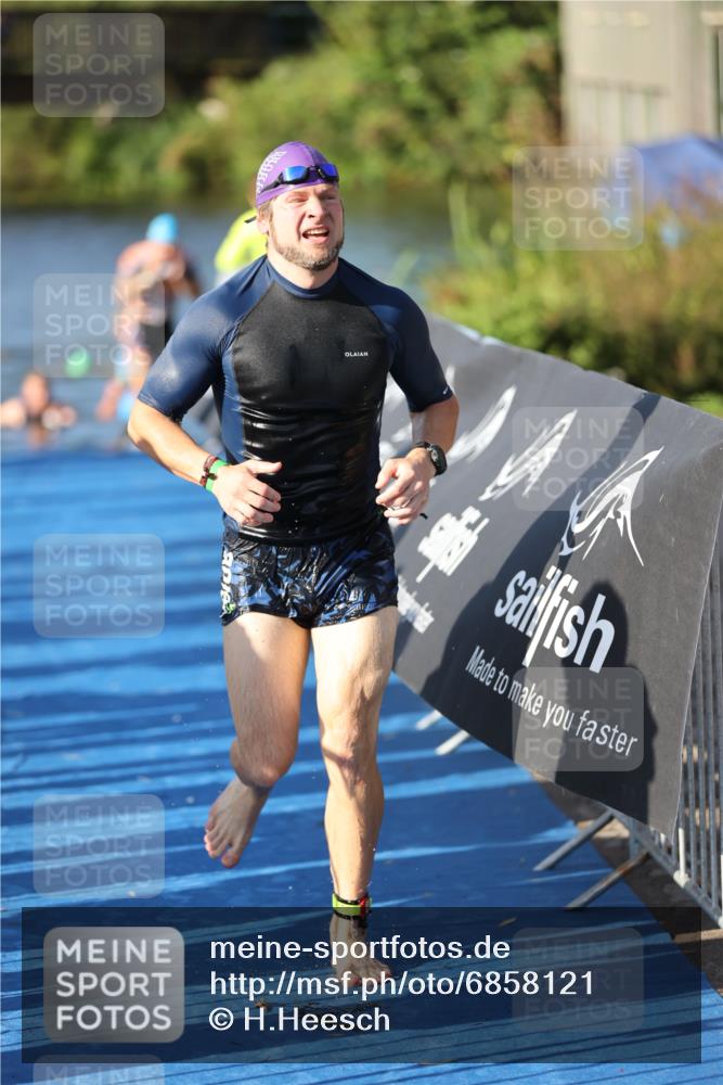 25.08.2024 - Elbe Triathlon Hamburg H.Heesch http://msf.ph/oto/6858121 25.08.2024 09:07:48 Schwimmen 234, 280, 359, 1851 meine-sportfotos.de