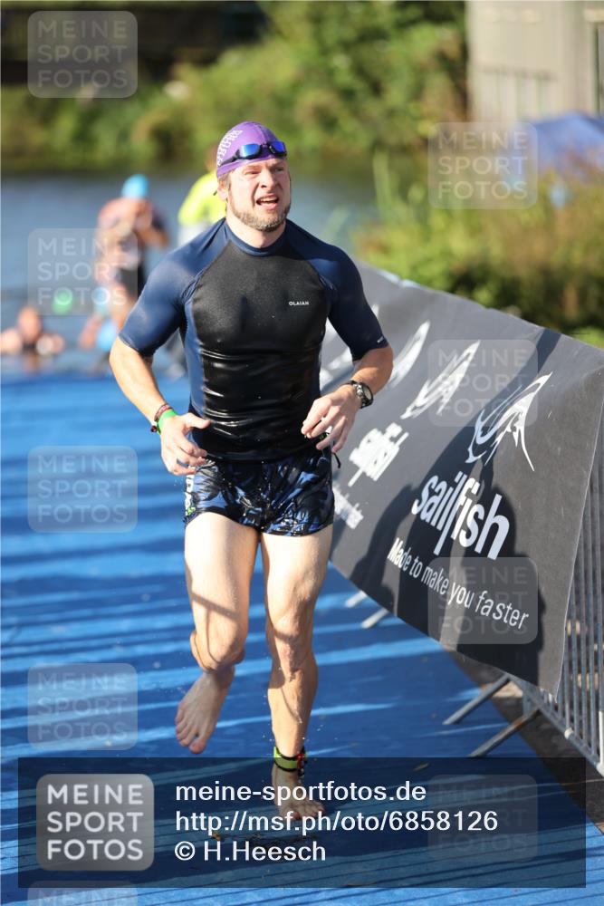25.08.2024 - Elbe Triathlon Hamburg H.Heesch http://msf.ph/oto/6858126 25.08.2024 09:07:48 Schwimmen 234, 280, 359, 1851 meine-sportfotos.de