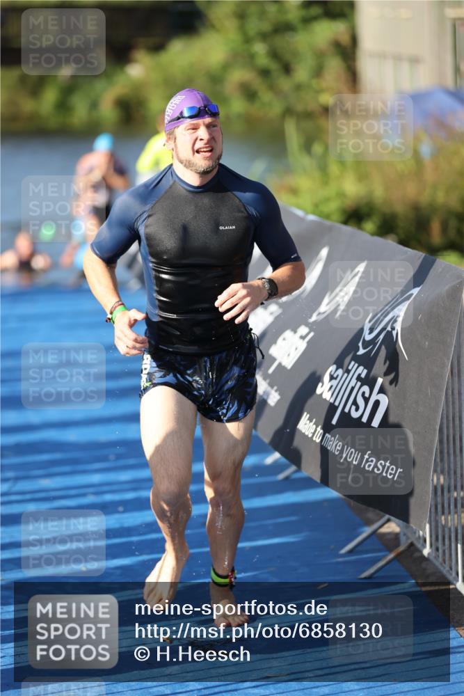 25.08.2024 - Elbe Triathlon Hamburg H.Heesch http://msf.ph/oto/6858130 25.08.2024 09:07:49 Schwimmen 234, 268, 269, 280, 359, 1851 meine-sportfotos.de