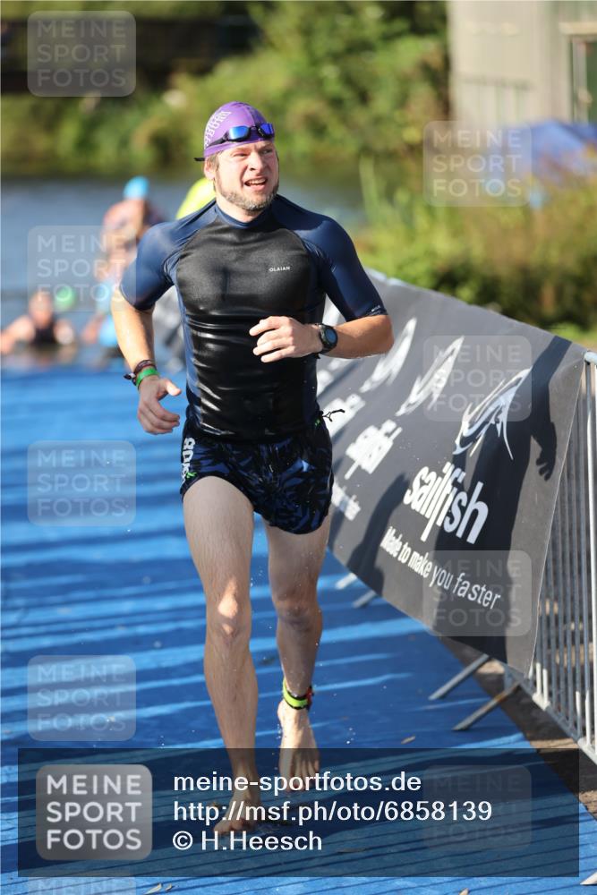 25.08.2024 - Elbe Triathlon Hamburg H.Heesch http://msf.ph/oto/6858139 25.08.2024 09:07:49 Schwimmen 234, 268, 269, 280, 359, 1851 meine-sportfotos.de