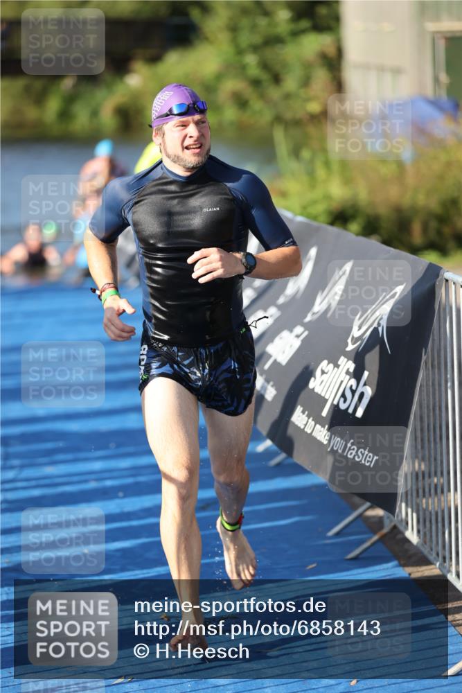 25.08.2024 - Elbe Triathlon Hamburg H.Heesch http://msf.ph/oto/6858143 25.08.2024 09:07:49 Schwimmen 234, 268, 269, 280, 359, 1851 meine-sportfotos.de