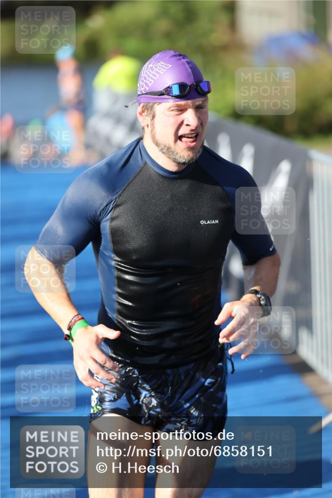 25.08.2024 - Elbe Triathlon Hamburg H.Heesch http://msf.ph/oto/6858151 25.08.2024 09:07:50 Schwimmen 234, 268, 269, 279, 280, 359, 1851 meine-sportfotos.de