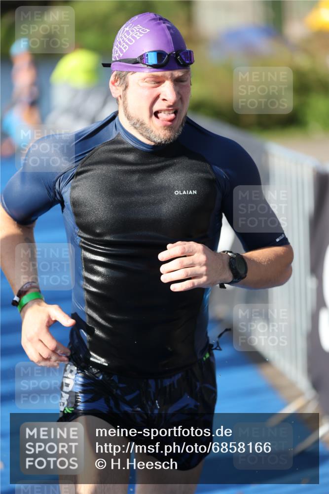 25.08.2024 - Elbe Triathlon Hamburg H.Heesch http://msf.ph/oto/6858166 25.08.2024 09:07:50 Schwimmen 234, 268, 269, 279, 280, 359, 1851 meine-sportfotos.de