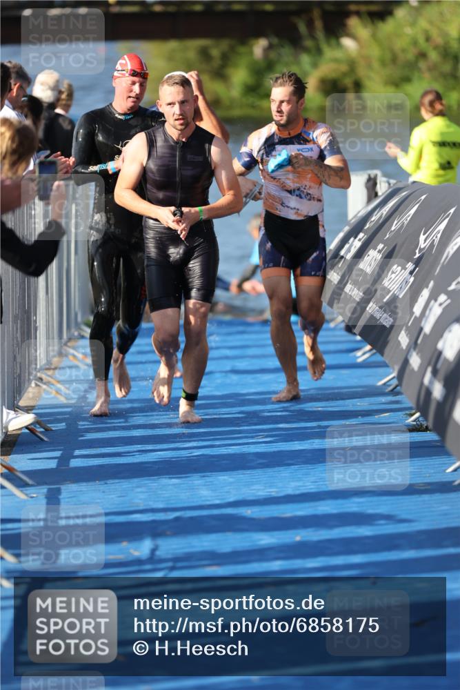 25.08.2024 - Elbe Triathlon Hamburg H.Heesch http://msf.ph/oto/6858175 25.08.2024 09:08:00 Schwimmen 268, 269, 279, 280, 300, 359 meine-sportfotos.de