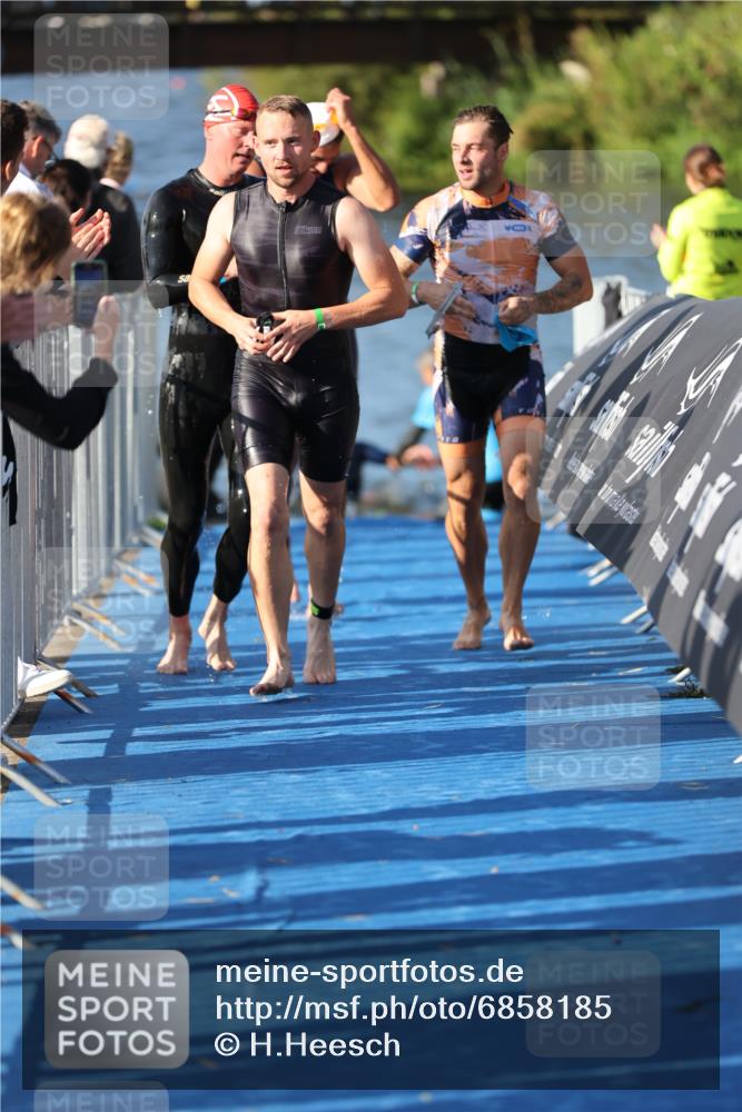 25.08.2024 - Elbe Triathlon Hamburg H.Heesch http://msf.ph/oto/6858185 25.08.2024 09:08:00 Schwimmen 268, 269, 279, 280, 300, 359 meine-sportfotos.de