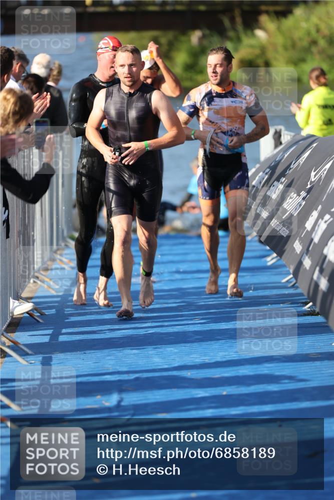 25.08.2024 - Elbe Triathlon Hamburg H.Heesch http://msf.ph/oto/6858189 25.08.2024 09:08:00 Schwimmen 268, 269, 279, 280, 300, 359 meine-sportfotos.de