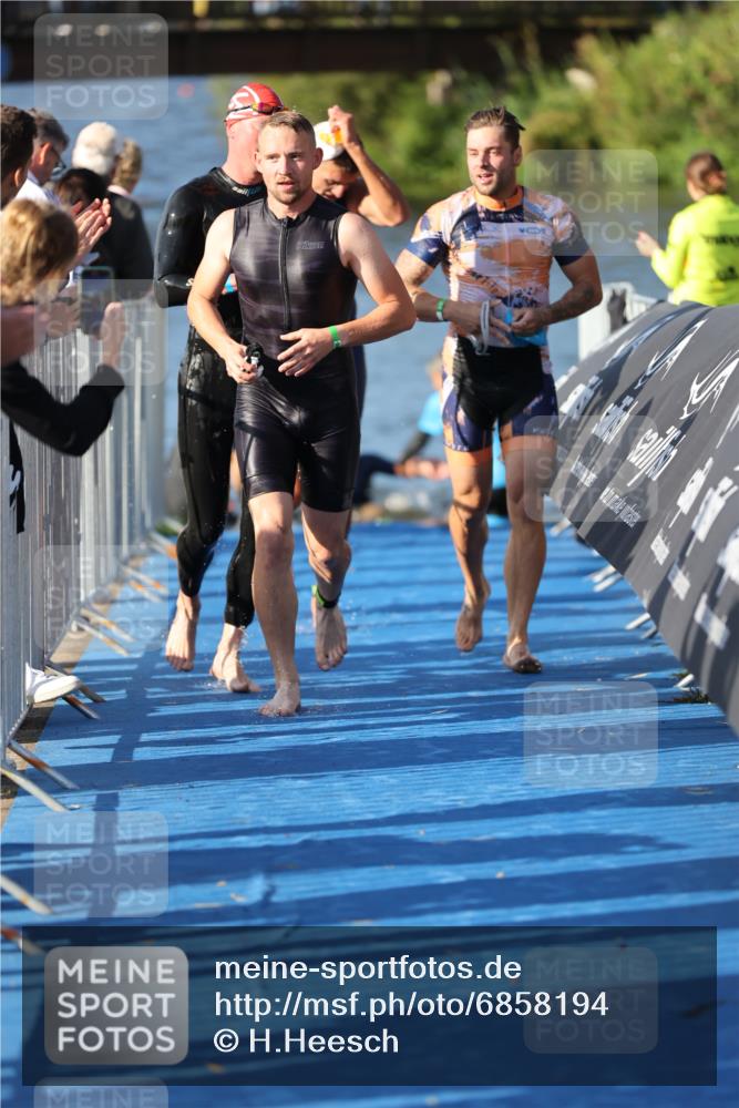 25.08.2024 - Elbe Triathlon Hamburg H.Heesch http://msf.ph/oto/6858194 25.08.2024 09:08:00 Schwimmen 268, 269, 279, 280, 300, 359 meine-sportfotos.de