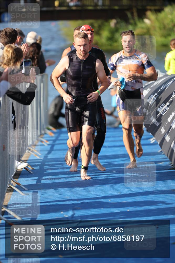 25.08.2024 - Elbe Triathlon Hamburg H.Heesch http://msf.ph/oto/6858197 25.08.2024 09:08:01 Schwimmen 268, 269, 279, 280, 300, 359 meine-sportfotos.de