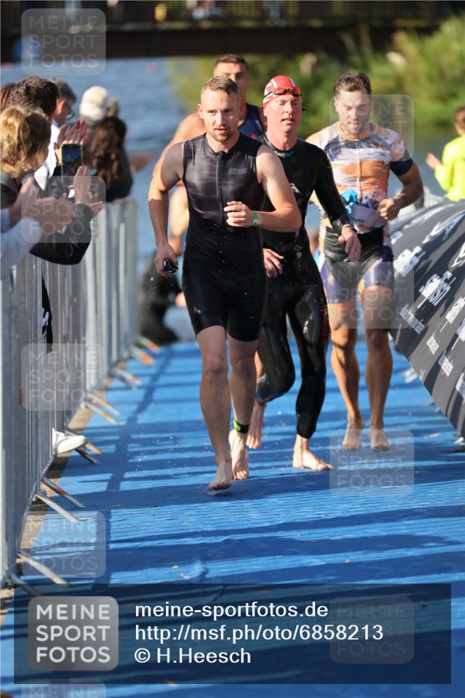 25.08.2024 - Elbe Triathlon Hamburg H.Heesch http://msf.ph/oto/6858213 25.08.2024 09:08:01 Schwimmen 268, 269, 279, 280, 300, 359 meine-sportfotos.de