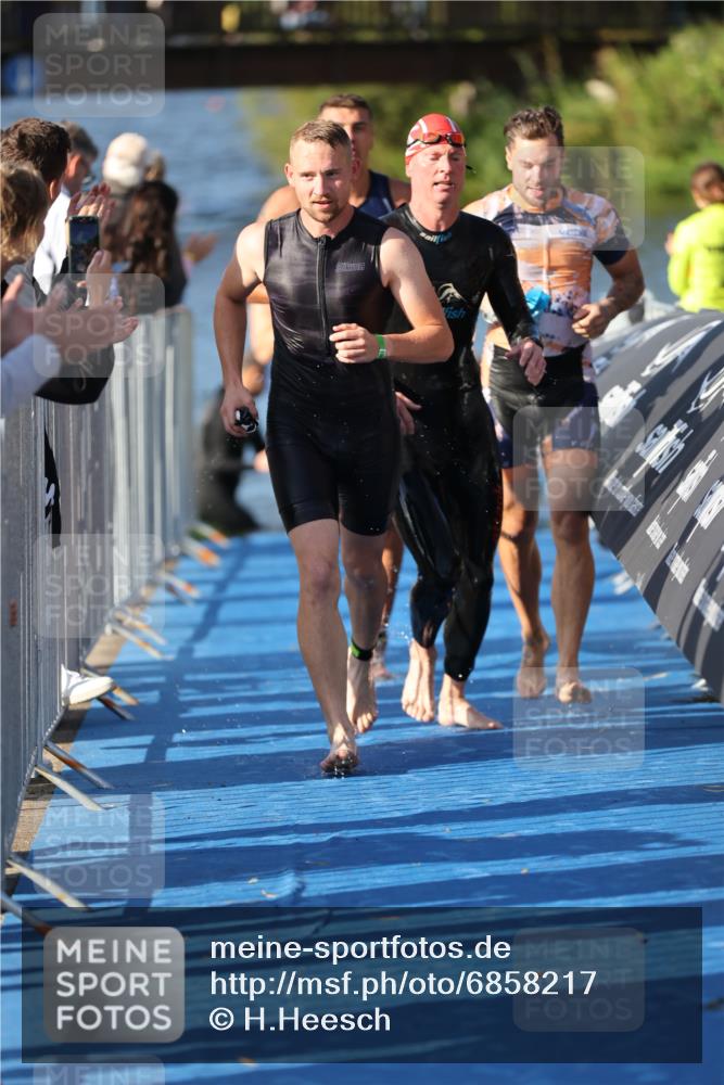 25.08.2024 - Elbe Triathlon Hamburg H.Heesch http://msf.ph/oto/6858217 25.08.2024 09:08:01 Schwimmen 268, 269, 279, 280, 300, 359 meine-sportfotos.de