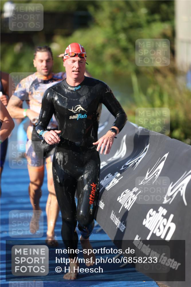 25.08.2024 - Elbe Triathlon Hamburg H.Heesch http://msf.ph/oto/6858233 25.08.2024 09:08:02 Schwimmen 268, 269, 279, 280, 300, 359 meine-sportfotos.de