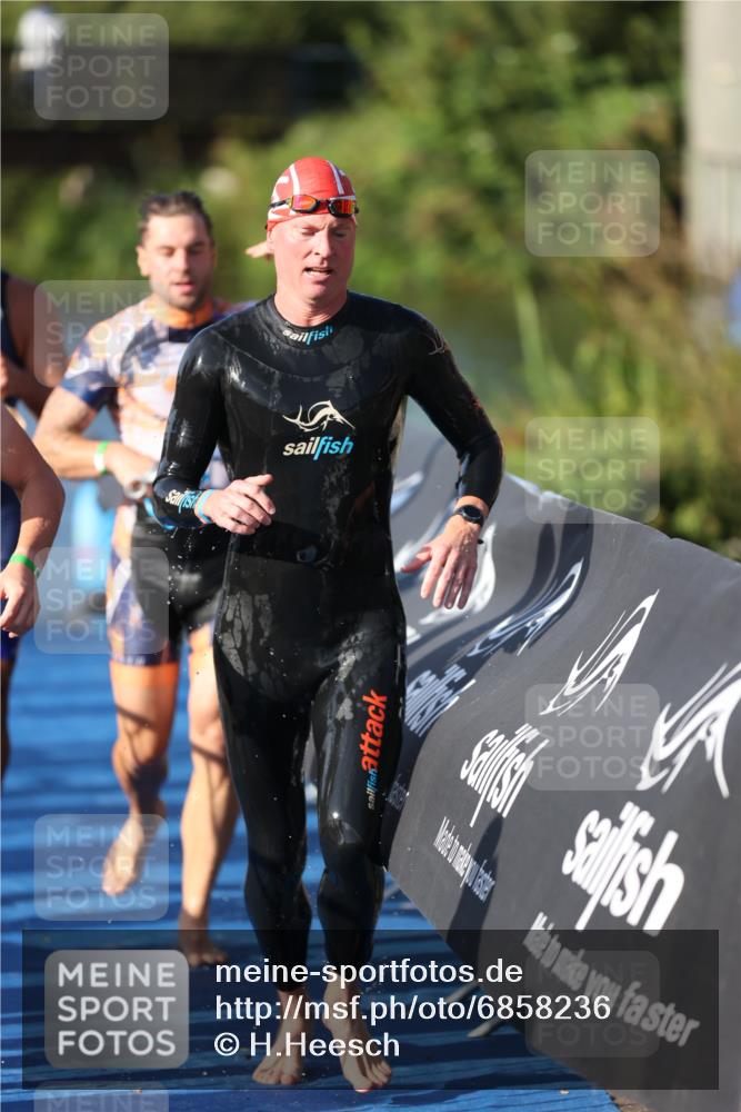 25.08.2024 - Elbe Triathlon Hamburg H.Heesch http://msf.ph/oto/6858236 25.08.2024 09:08:02 Schwimmen 268, 269, 279, 280, 300, 359 meine-sportfotos.de