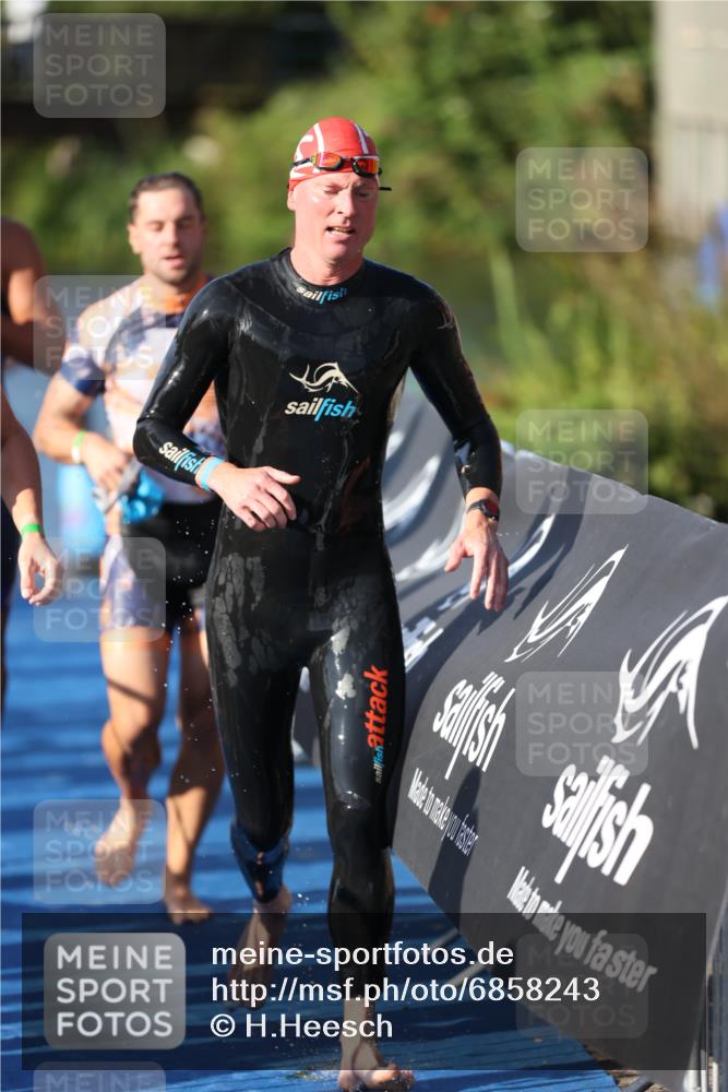 25.08.2024 - Elbe Triathlon Hamburg H.Heesch http://msf.ph/oto/6858243 25.08.2024 09:08:03 Schwimmen 268, 269, 279, 280, 300, 359 meine-sportfotos.de