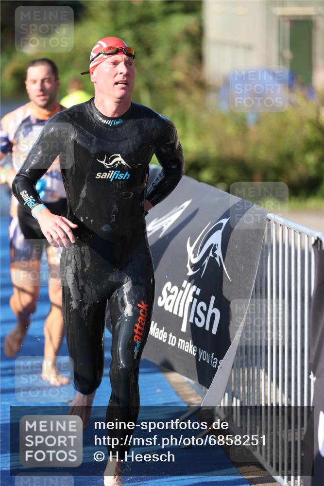 25.08.2024 - Elbe Triathlon Hamburg H.Heesch http://msf.ph/oto/6858251 25.08.2024 09:08:03 Schwimmen 268, 269, 279, 280, 300, 359 meine-sportfotos.de