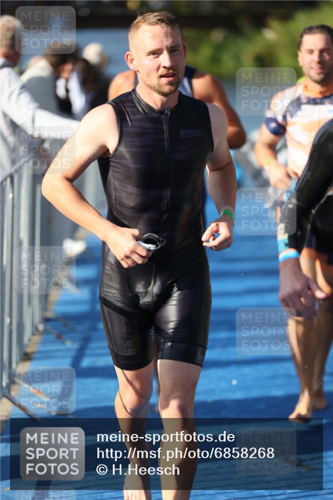 25.08.2024 - Elbe Triathlon Hamburg H.Heesch http://msf.ph/oto/6858268 25.08.2024 09:08:04 Schwimmen 268, 269, 279, 280, 300, 359 meine-sportfotos.de