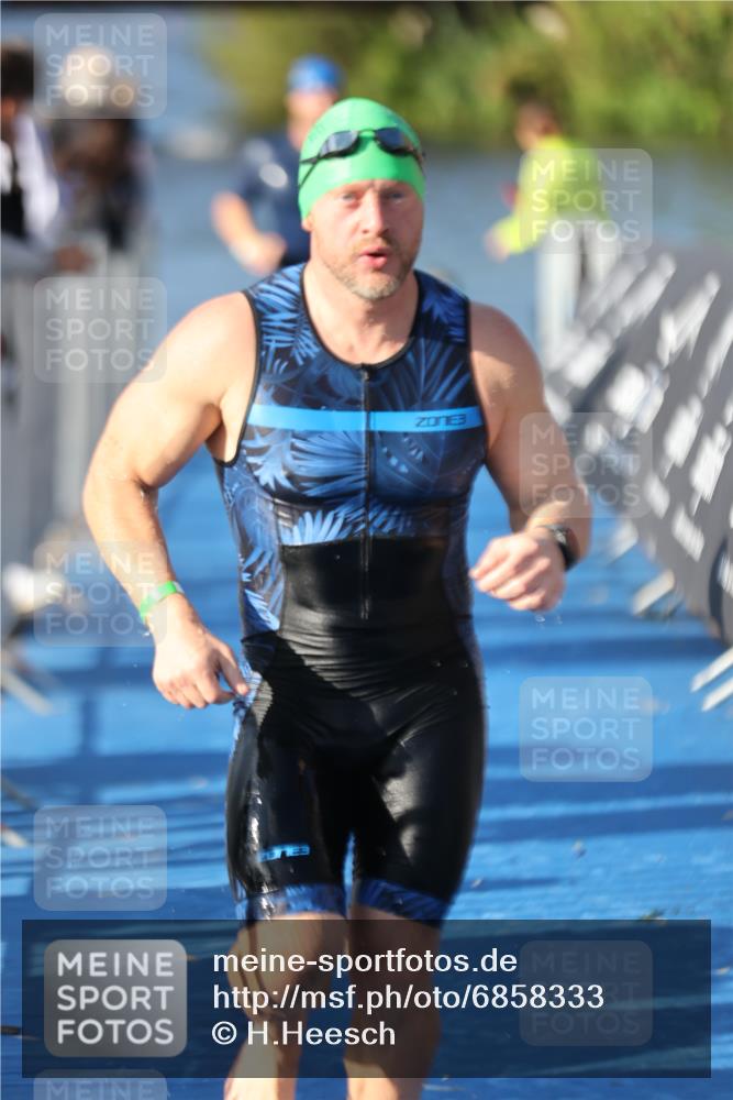 25.08.2024 - Elbe Triathlon Hamburg H.Heesch http://msf.ph/oto/6858333 25.08.2024 09:08:07 Schwimmen 268, 269, 279, 300, 359 meine-sportfotos.de