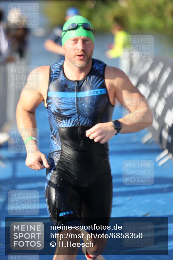 25.08.2024 - Elbe Triathlon Hamburg H.Heesch http://msf.ph/oto/6858350 25.08.2024 09:08:08 Schwimmen 268, 269, 279, 300, 359 meine-sportfotos.de