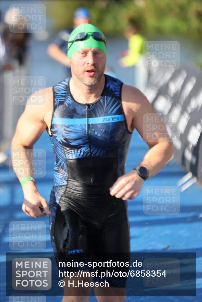25.08.2024 - Elbe Triathlon Hamburg H.Heesch http://msf.ph/oto/6858354 25.08.2024 09:08:08 Schwimmen 268, 269, 279, 300, 359 meine-sportfotos.de