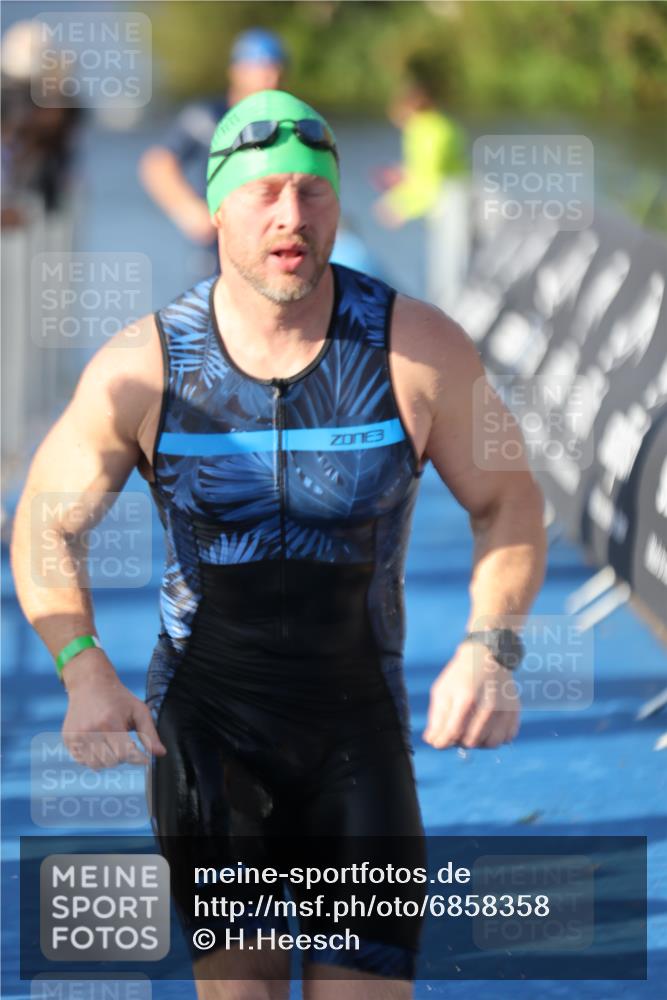 25.08.2024 - Elbe Triathlon Hamburg H.Heesch http://msf.ph/oto/6858358 25.08.2024 09:08:08 Schwimmen 268, 269, 279, 300, 359 meine-sportfotos.de