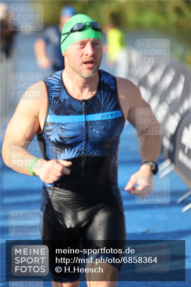 25.08.2024 - Elbe Triathlon Hamburg H.Heesch http://msf.ph/oto/6858364 25.08.2024 09:08:08 Schwimmen 268, 269, 279, 300, 359 meine-sportfotos.de