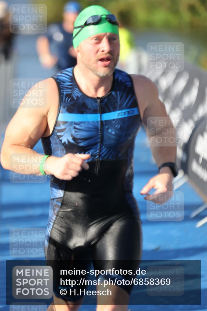 25.08.2024 - Elbe Triathlon Hamburg H.Heesch http://msf.ph/oto/6858369 25.08.2024 09:08:08 Schwimmen 268, 269, 279, 300, 359 meine-sportfotos.de