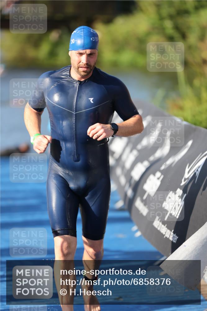 25.08.2024 - Elbe Triathlon Hamburg H.Heesch http://msf.ph/oto/6858376 25.08.2024 09:08:11 Schwimmen 268, 269, 279, 300, 359 meine-sportfotos.de