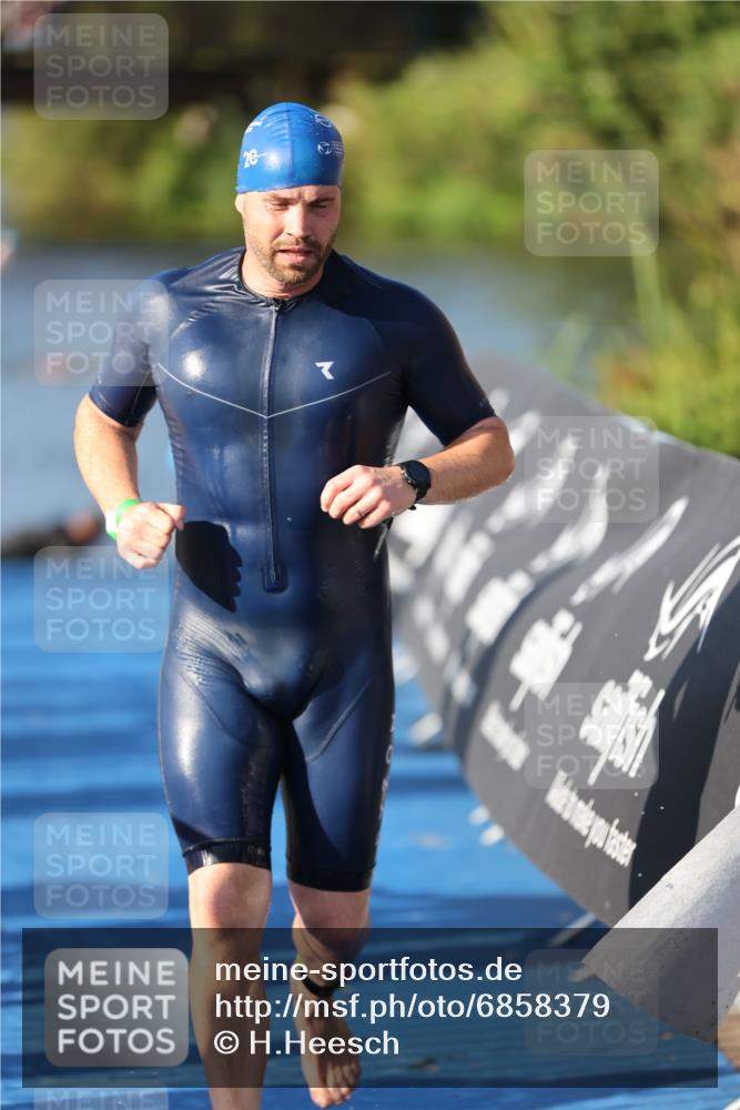 25.08.2024 - Elbe Triathlon Hamburg H.Heesch http://msf.ph/oto/6858379 25.08.2024 09:08:11 Schwimmen 268, 269, 279, 300, 359 meine-sportfotos.de