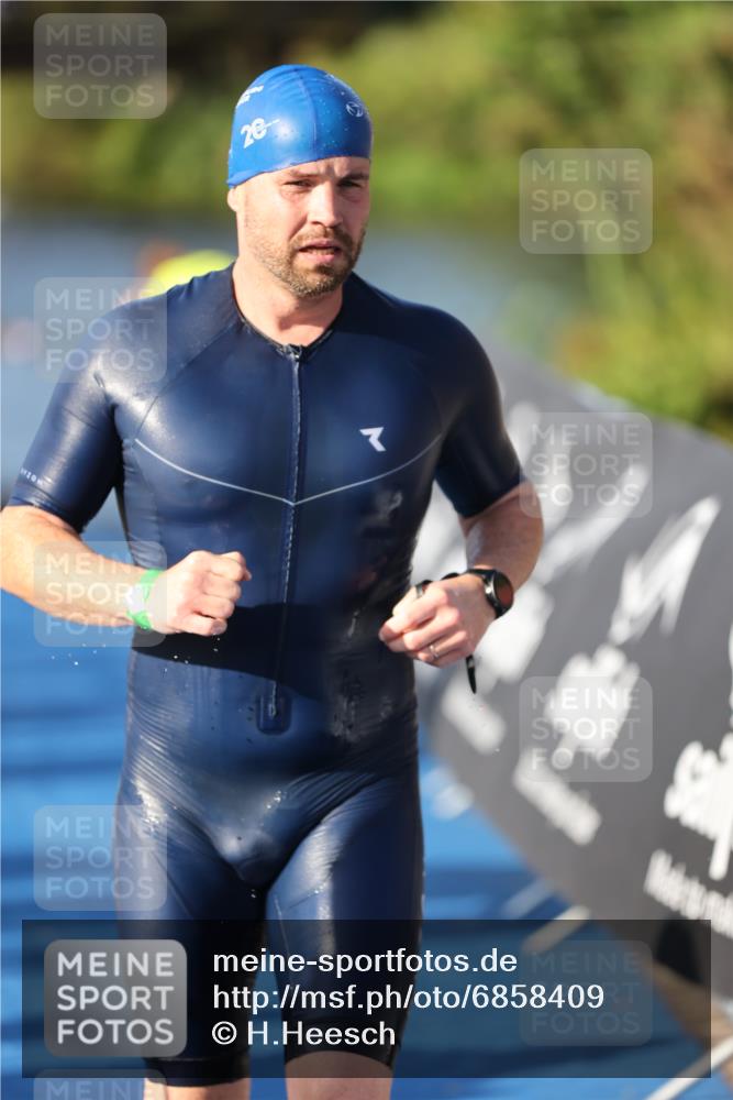 25.08.2024 - Elbe Triathlon Hamburg H.Heesch http://msf.ph/oto/6858409 25.08.2024 09:08:12 Schwimmen 268, 269, 279, 300, 359 meine-sportfotos.de