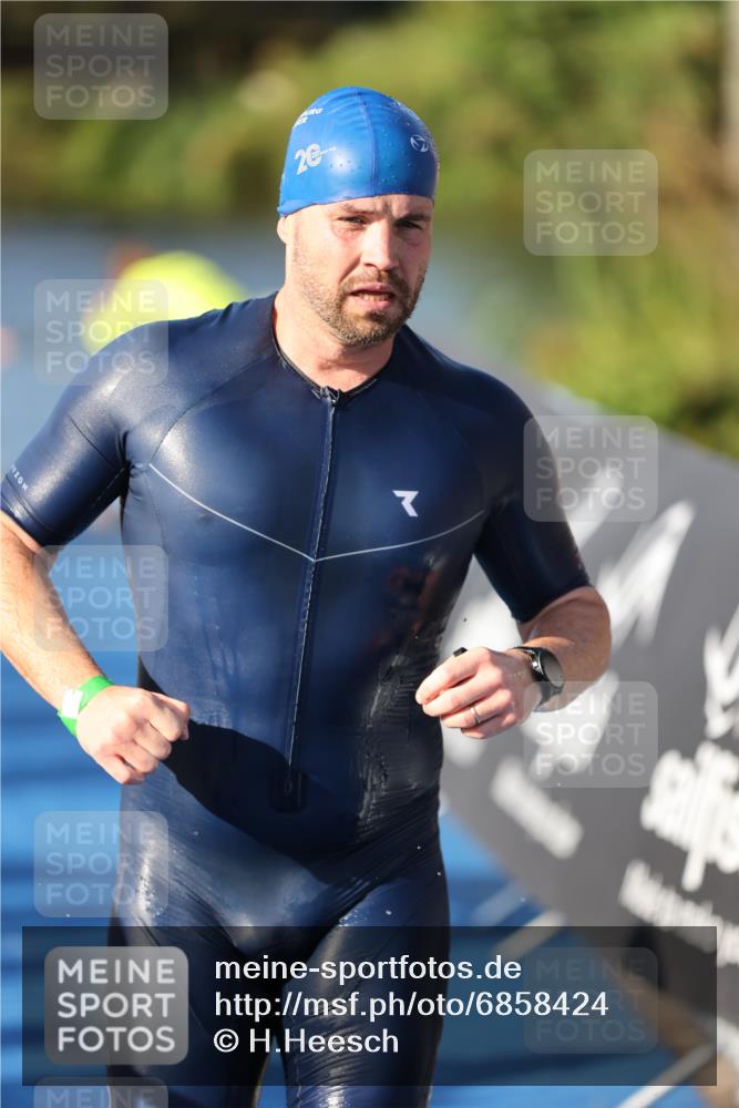 25.08.2024 - Elbe Triathlon Hamburg H.Heesch http://msf.ph/oto/6858424 25.08.2024 09:08:12 Schwimmen 268, 269, 279, 300, 359 meine-sportfotos.de