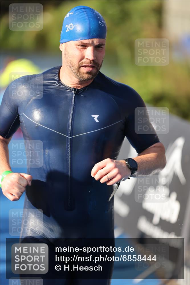 25.08.2024 - Elbe Triathlon Hamburg H.Heesch http://msf.ph/oto/6858444 25.08.2024 09:08:12 Schwimmen 268, 269, 279, 300, 359 meine-sportfotos.de